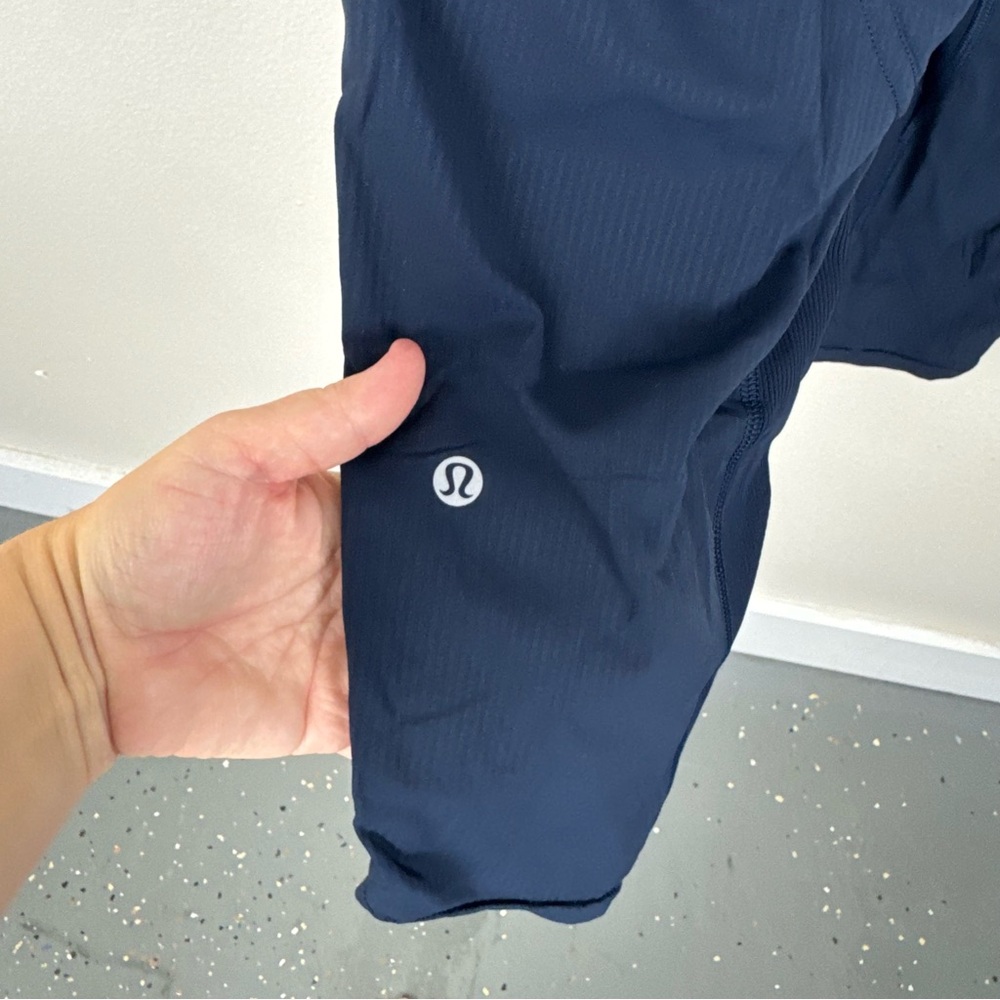 Lululemon Pants Womens 4 Dance Studio Mid Rise Crop 25" W6AVQS Navy Blue Inkwell - Picture 9 of 9